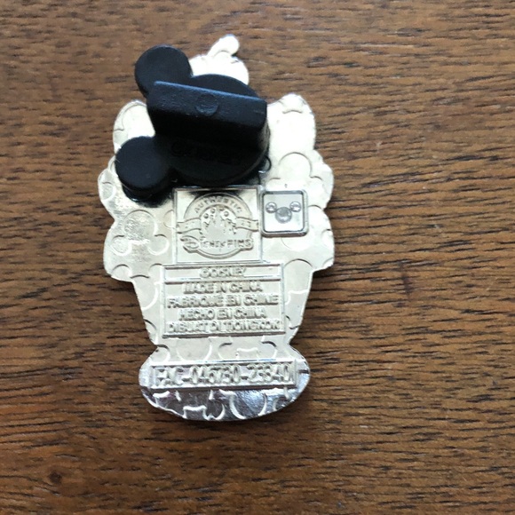 Authentic Disney pin. Each pin $8 or 4 pins for $25, additional pins $5 each. - Picture 3 of 7